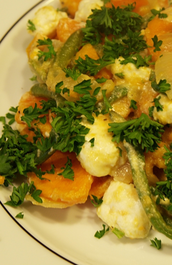 Süßkartoffeln mit grünen Bohnen und Schafskäse - Schnelle Küche ...